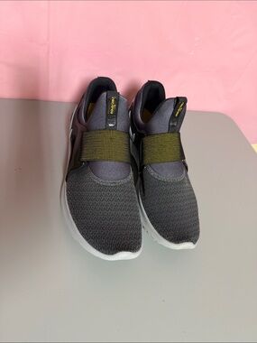 Nike Kids Slip-On Sneakers in Dark Gray with Yellow Accent